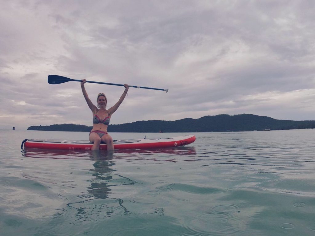 backpacking cambodia islands paddle boarding in Koh rong sanloem 