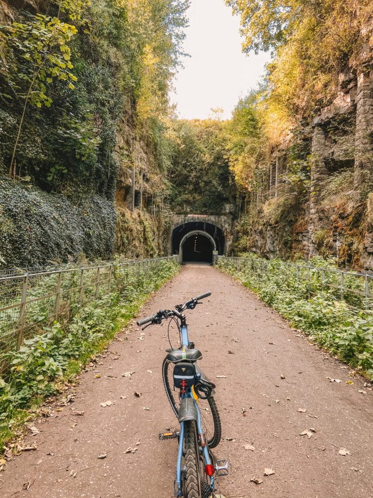 bike in front of tunnel on monsal trail the Peak District 